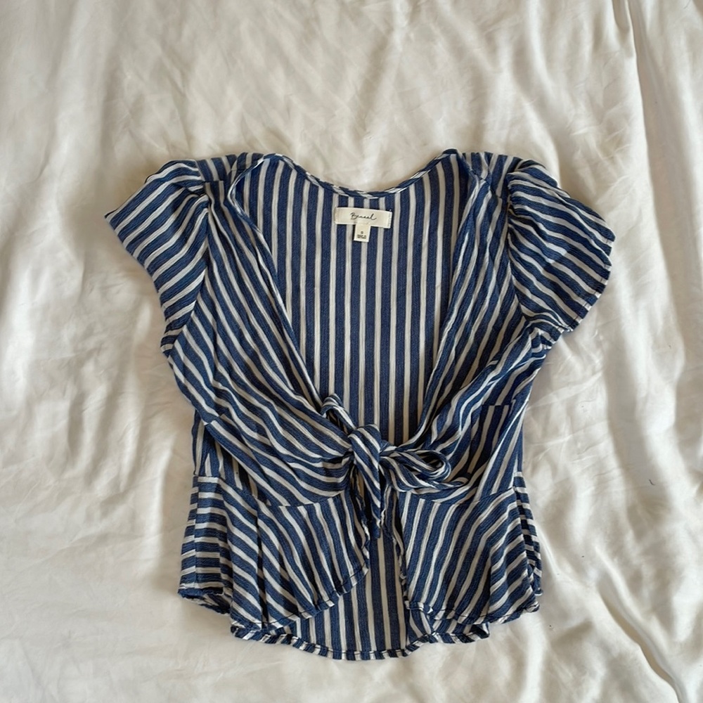 Tie front top